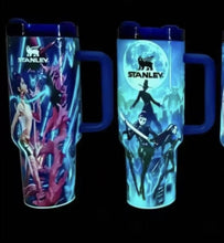 Cargar imagen en el visor de la galería, Stanley Huntrix Special Edition Glow in the Dark 40 oz 💙🌙
